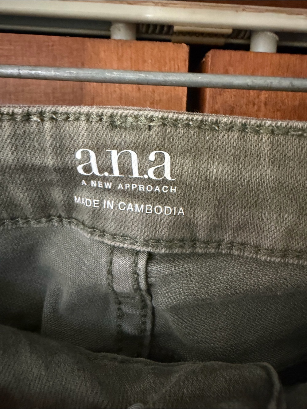 a.n.a Olive High-Rise Casual Jeans - Size 4 - Picture 2 of 6
